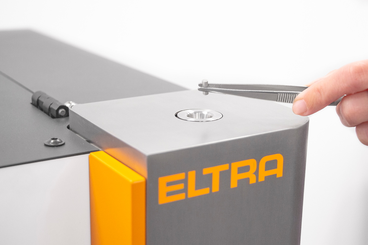 Точный анализ O, N, H в неорганических материалах до 3000 °C. Соответствие ASTM, ISO, DIN. Автозагрузчик до 32 проб.